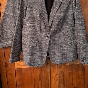 Lane Bryant suit worn once!  Would make a great Easter suit!